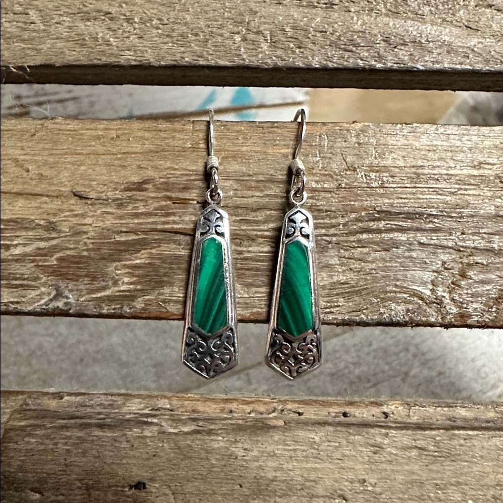 Sterling silver 925 Malachite great shape green crystal rock gemstone earrings